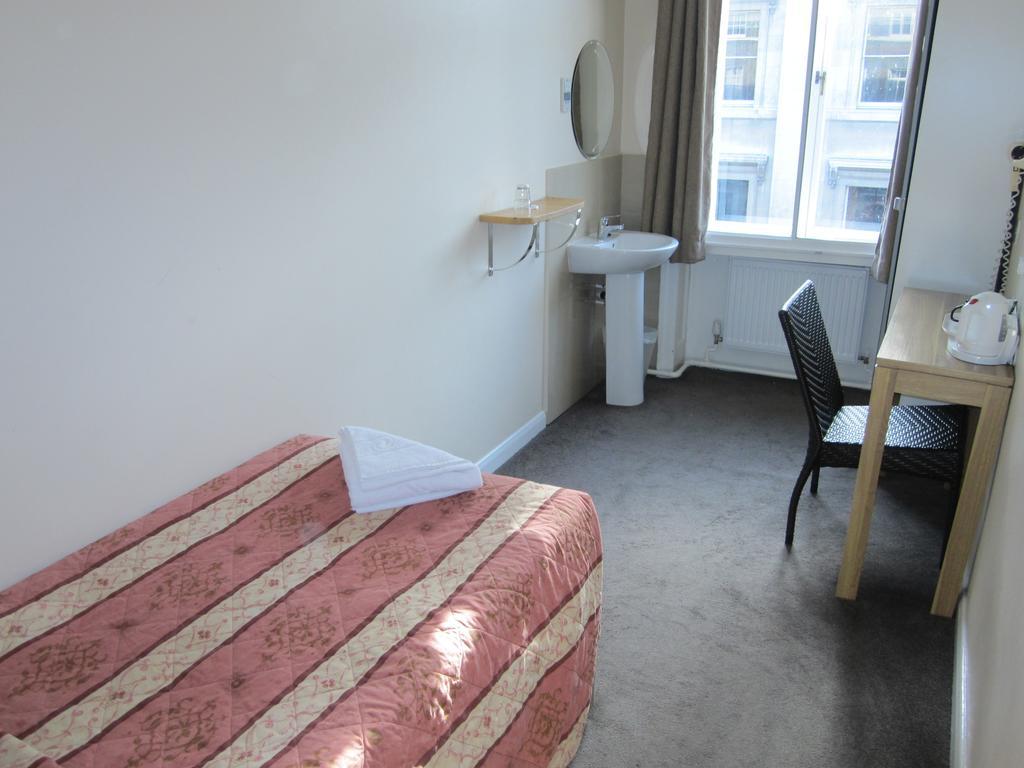 Ruskin Hotel London Room photo